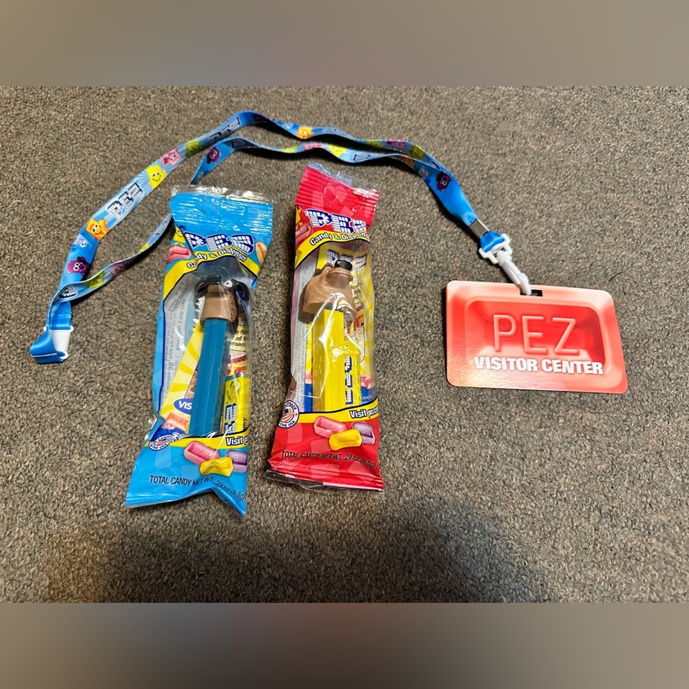 PEZ Exclusive For Visitor Center Dog & Bear Dispenser + Badge Lanyard  NEW